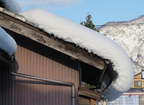 屋根　落雪　雪災